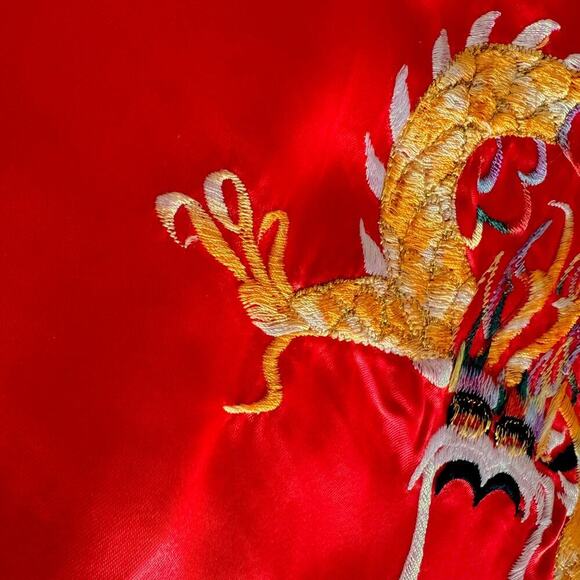 Vintage Red Satin Dragon Robe Short Kimono Aloha Hawaii Embroidered Rayon S - Picture 12 of 13